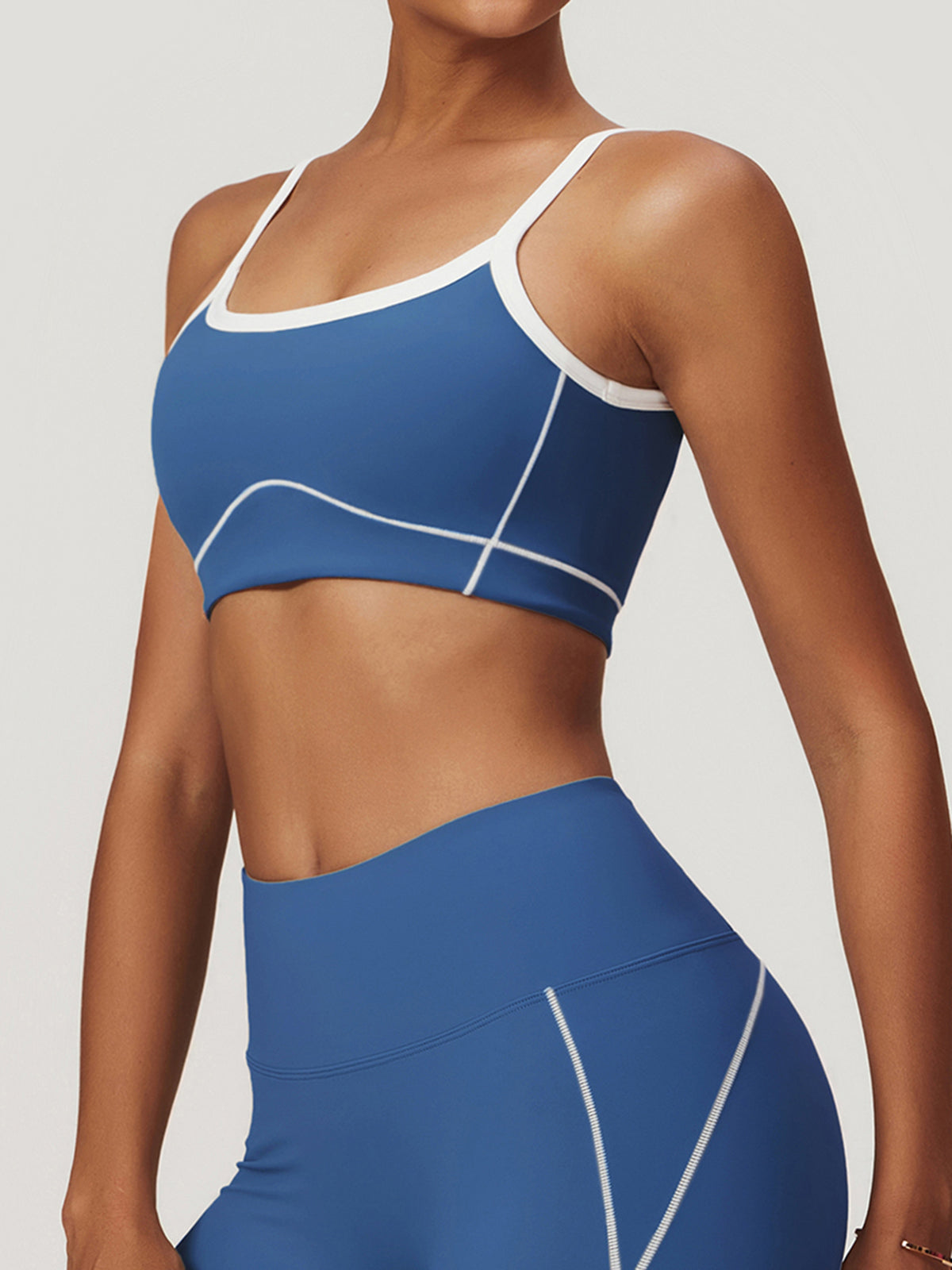 Seamless Contrast Binding Sports Bra